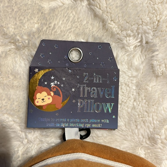 2 in 1 travel pillow with eye mask NWT - Picture 2 of 5